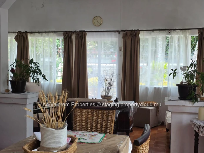 À VENDRE – Maison de plain-pied 210 m² avec grand terrain (773 m²)