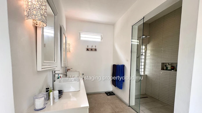 Élégante villa de 4 chambres avec bureau/studio, et piscine privée