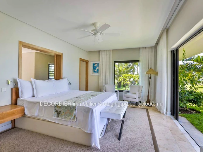 Contemporary single-storey villa accessible to foreigners