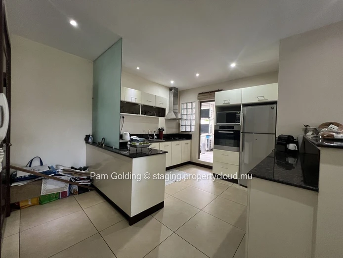 3 Bedroom Apartment minutes from the beach in Tamarin