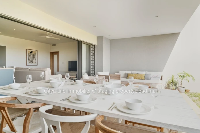 Stunning Apartment with Sea View and Pool Access in St Antoine - PDS - Rs 25M