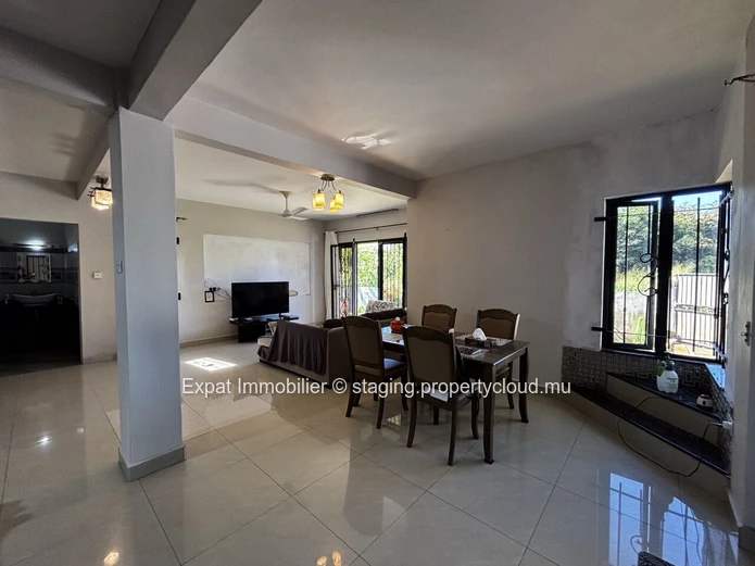 Charming 3-Bedroom Villa With A Landscaped Garden In A Natural Setting In Rivière Du Rempart - Azuri