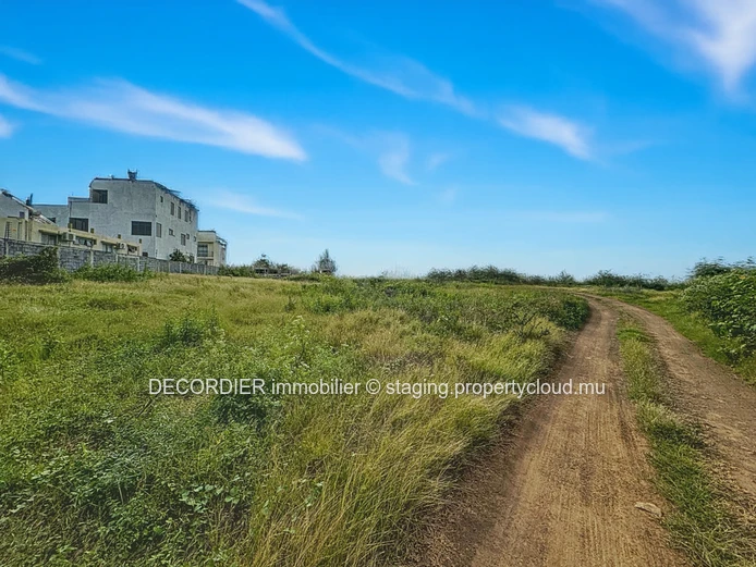 À Vendre Péreybère Terrain Résidentiel