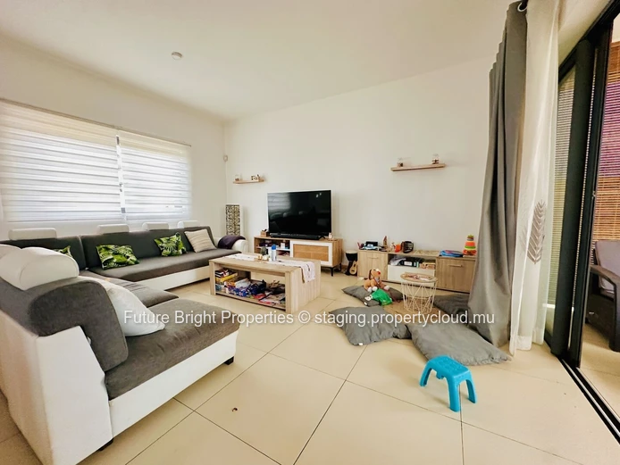 Belle Maison Familiale avec Piscine dans un Quartier Calme et Paisible