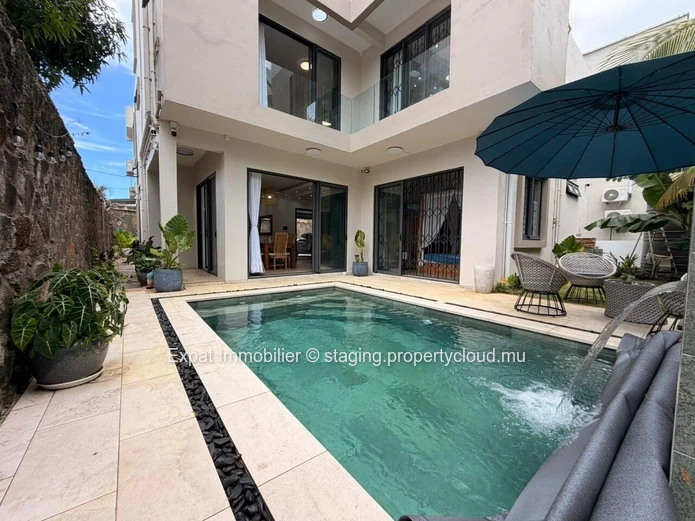 5-bedroom family villa + study for rent – Pointe aux Canonniers, Coastal Road