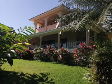 5 Bedroom House