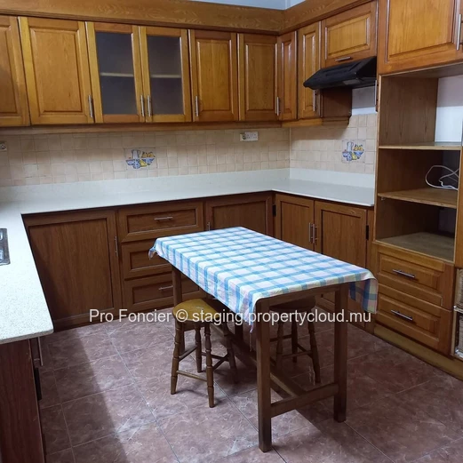 Office for rent in Quatre-Bornes - Prime central location
