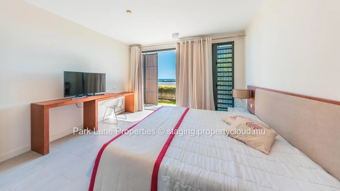 Home style apartment with magnificent sea and mountain views (Sole Mandate)