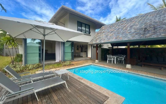 Villa PDS 181m², 3 chambres, piscine privée, proche bus et golf, meublée, climatisée, lumineuse.  à Rivière Noire.
