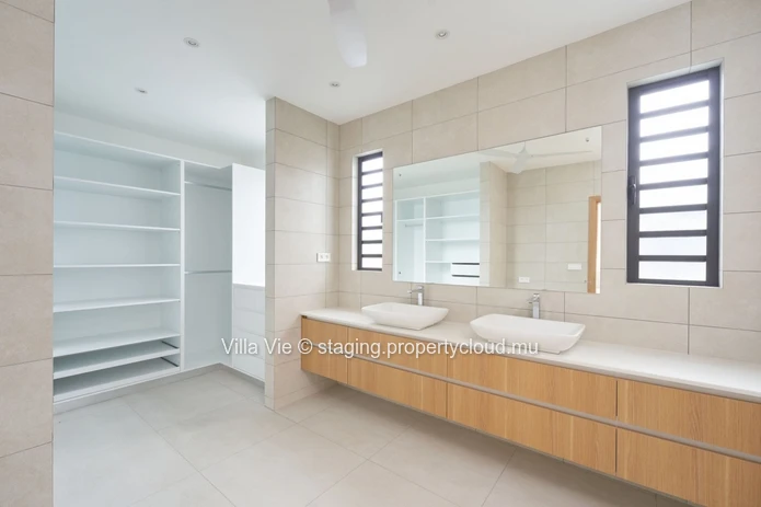 Forêt Daruty - Somptueuse villa de 4 chambres avec piscine privée.