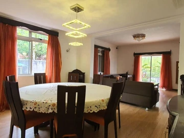 5 Bedroom Villa