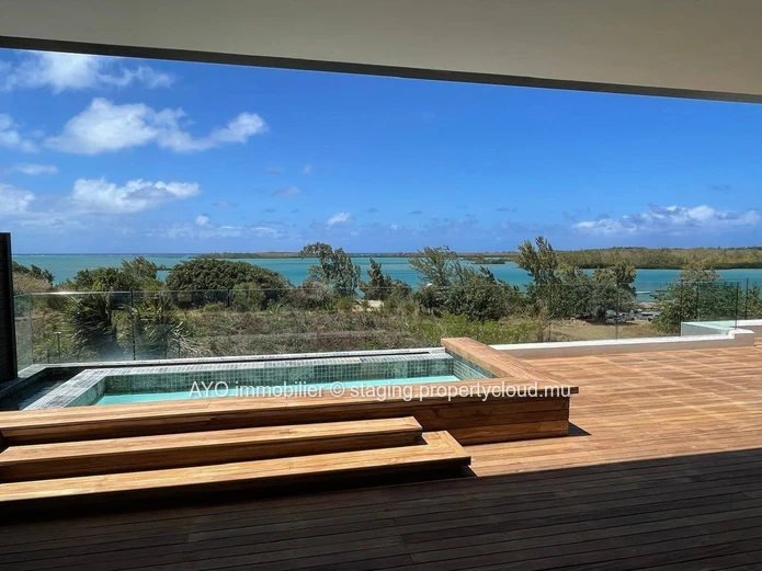 Penthouse de haut standing avec une vue époustouflante sur les eaux turquoises