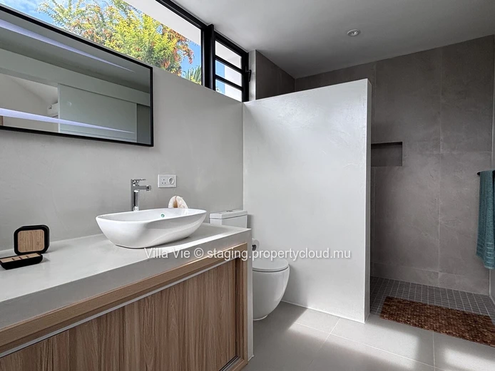 Petit Raffray - New 3 en-suite bedroom villa with swimming pool (Sole Mandate)