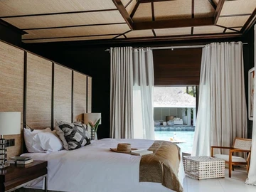 6 Bedroom Villa