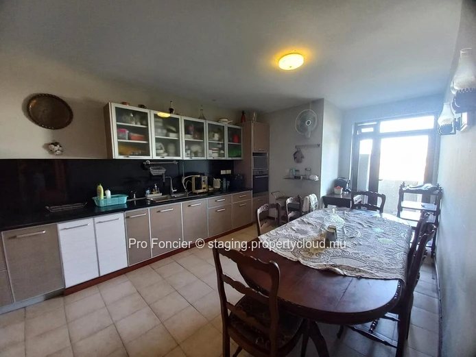 Apartment for sale in Quatre -Bornes - Spacious and comfortable.