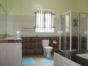 5 Bedroom Villa
