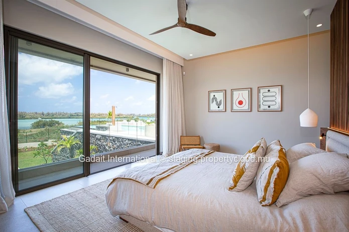 For sale a master villa on the water in Mauritius