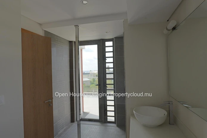 Luxurious PDS Apartment with Communal Pool in Trou aux Biches -- Accessible to Foreigners - Sea Access - Close to Ame...