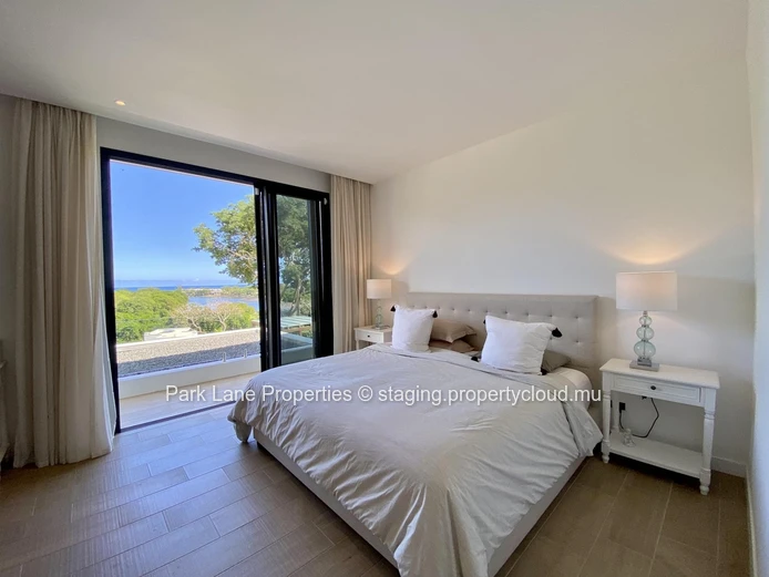 Luxurious 4 bedroom villa with prime positioning and gorgeous sea and river views.