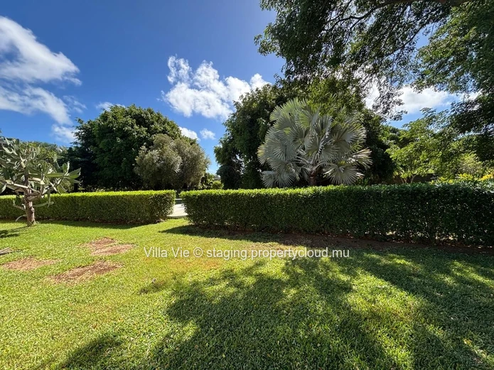 Foret Daruty - Charmante villa de 4 chambres avec piscine et grand jardin