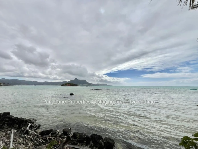 Terrain en bord de mer à vendre – 737 m² à Mahébourg