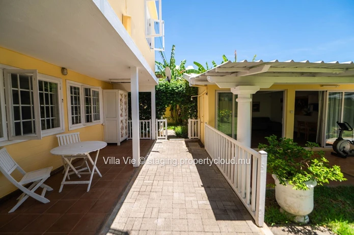 Péreybère - Charmante maison familiale avec studio et grand terrain tropical arboré