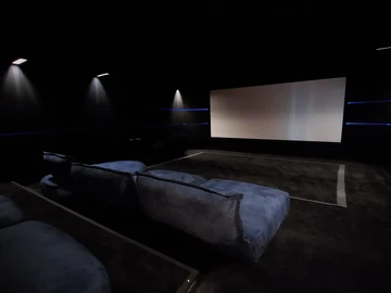 5 Bedroom Villa