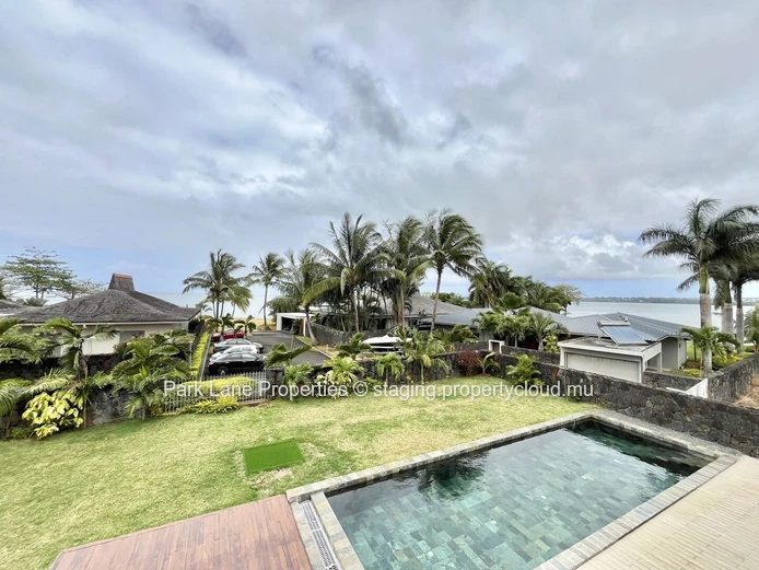 Modern 450 m² Home for Sale in Coral Residence, Vieux Grand Port