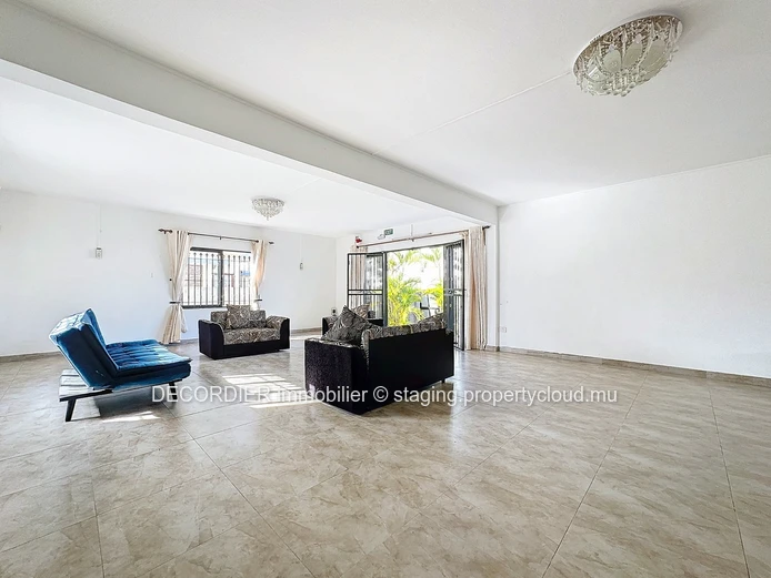Detached house with  barbecue area (Sole Mandate)