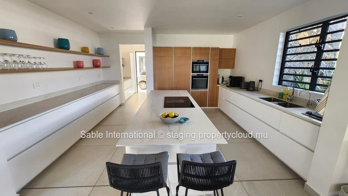 Luxury Golf Villa with Private Pool in Roches Noires! Fully furnished. 