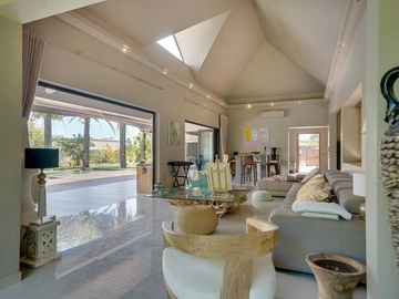 4 Bedroom Villa