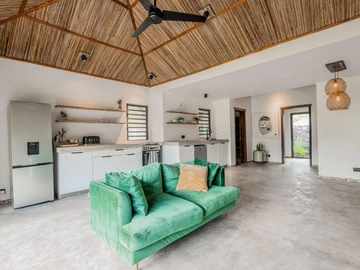 6 Bedroom House