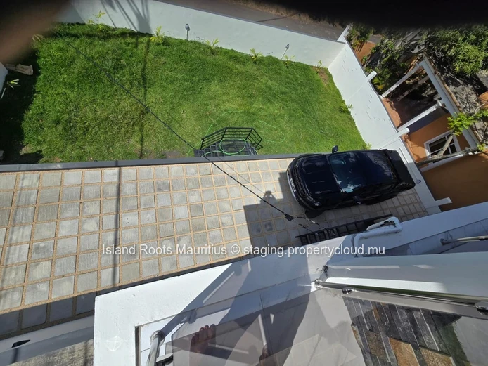 Beautiful newly built apartment ideally located in Goodlands, not far from Super U.