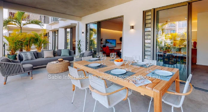 Appartement RES à vendre à Grand Baie, 137m², 2 chambres, piscine commune, spa, balcon, proche commodités.
