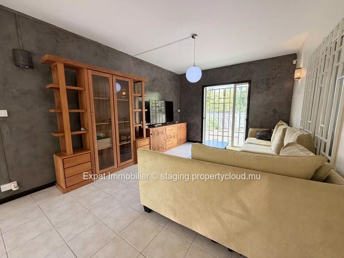 3-Bedroom Detached Villa for Rent – Pereybere, Large Tropical Garden
