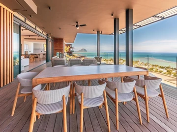 5 Bedroom Villa