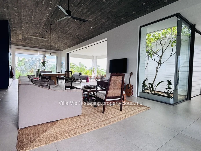 Mont Piton - 4-bedroom family home with swimming pool