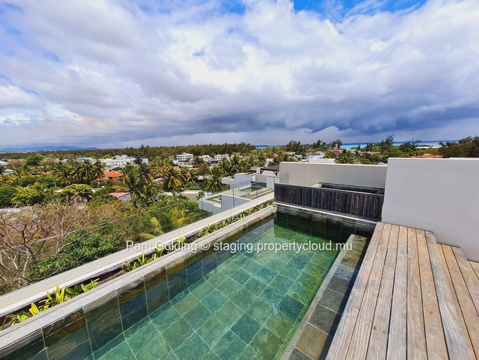 Appartement PDS à vendre à Grand Baie, 197m², 2 chambres, piscine privée, climatisé, vue sur mer et montagne, sécurit... (Mandat exclusif)
