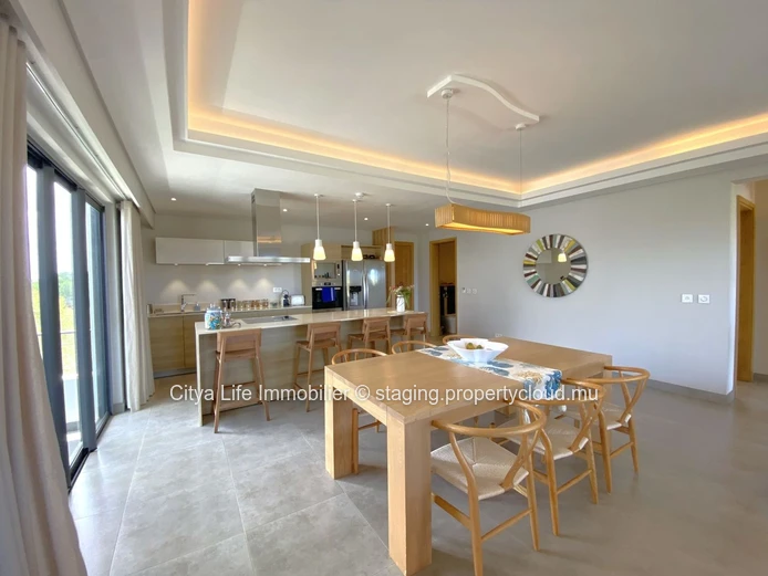 Luxury Penthouse with Pool Access in Mon Choisy, 152m², Furnished, Close to Golf Course & Shops, Secure Parking - 620k €