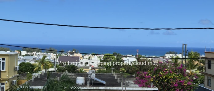 Fully Furnished 2-Bedroom Apartment for rent in Flic en Flac – Balcony & Shared Pool