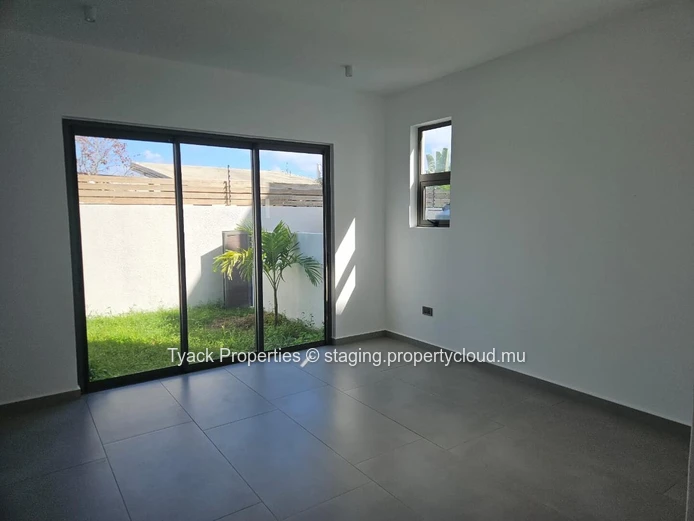 Contemporary Ground-Floor Apartment in Péreybère with Pool Acces