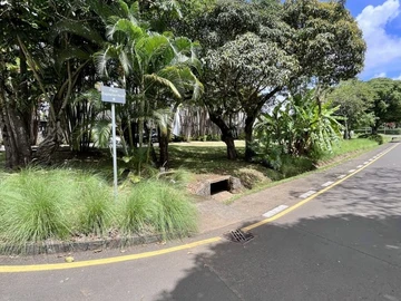 Commercial Land