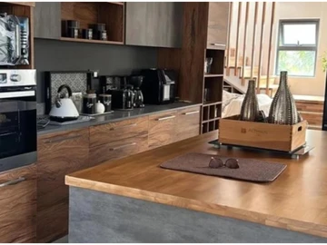5 Bedroom Apartment
