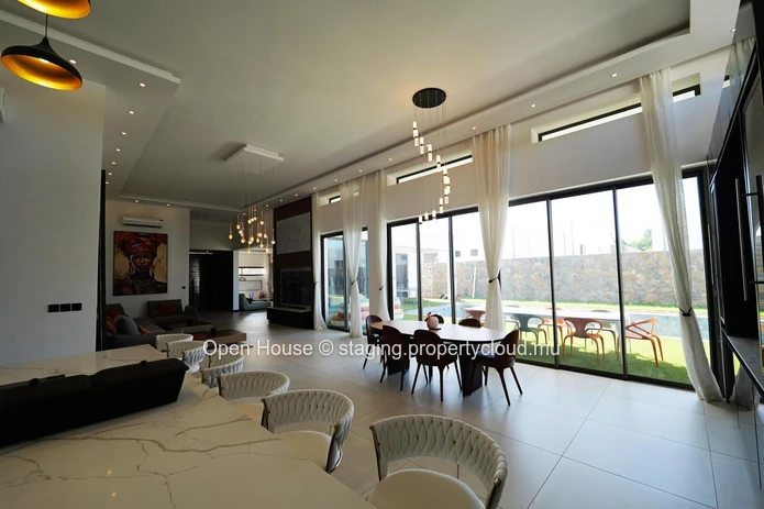 Villa PDS à vendre à Grand Baie, 492m² habitables, terrain 851m², 4 chambres, piscine privée, caractéristiques extéri...