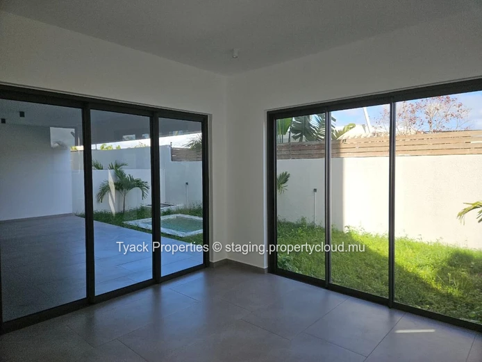 Contemporary Ground-Floor Apartment in Péreybère with Pool Acces