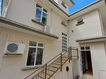 Maison de 8 Chambres