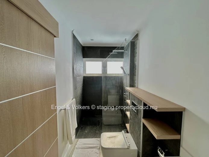 Exceptional Luxury Home for Sale – Secure Residence Near Amenities