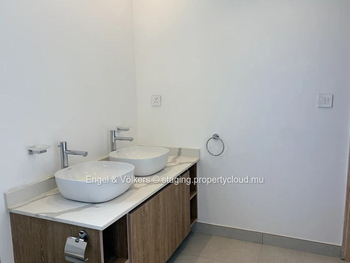 FOR RENT - Unfurnished 4-bedroom villa in Tamarin