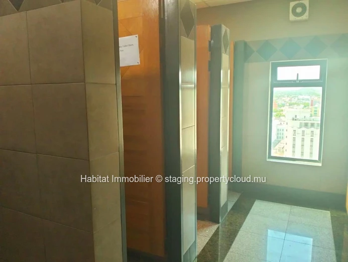 FOR SALE - A large high-end unfurnished air-conditioned office space of 619 m2 located in downtown Port-Louis.