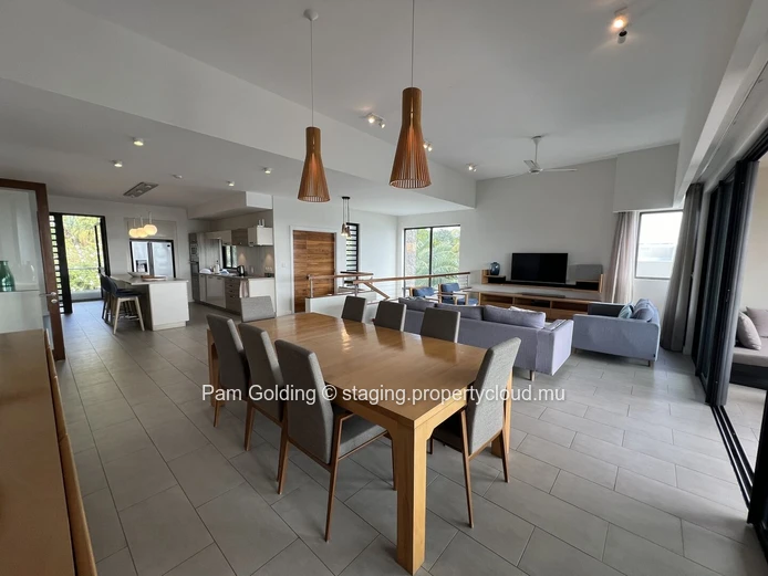 Penthouse de 3 Chambres sur les Pentes de La Tourelle avec Vues Panoramiques sur la Côte et les Montagnes